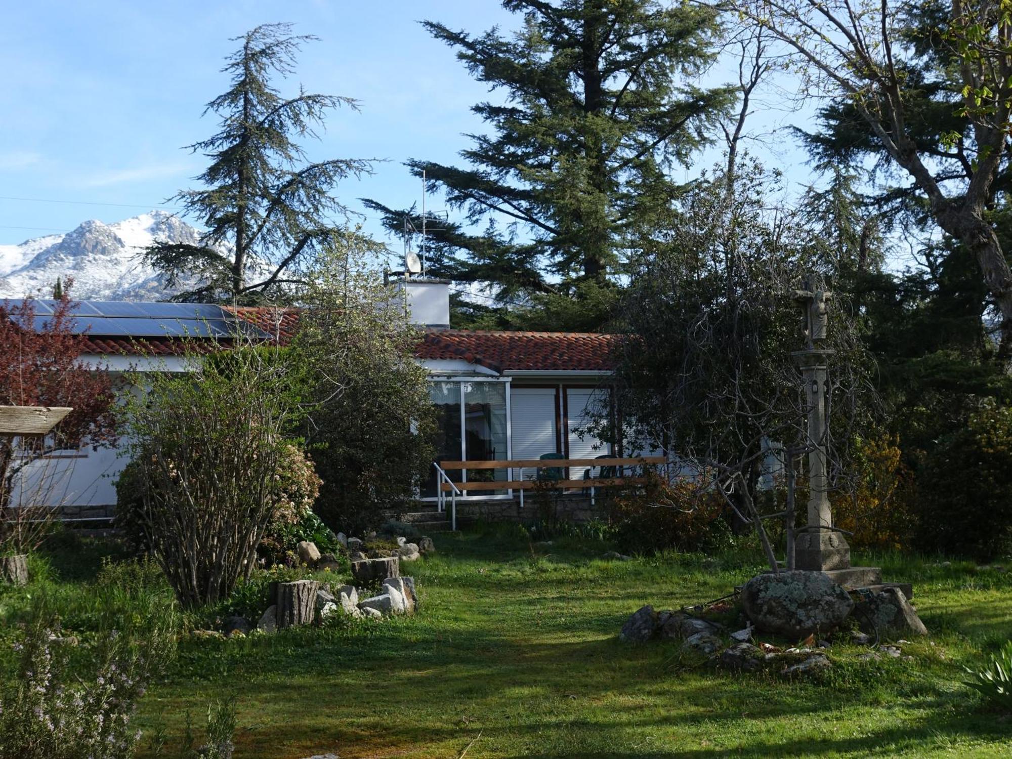 A Leira - Chalet Con Piscina En Becerril De La Sierra Zewnętrze zdjęcie